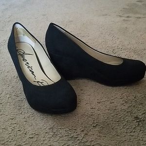 American rag size 8.5 wedges